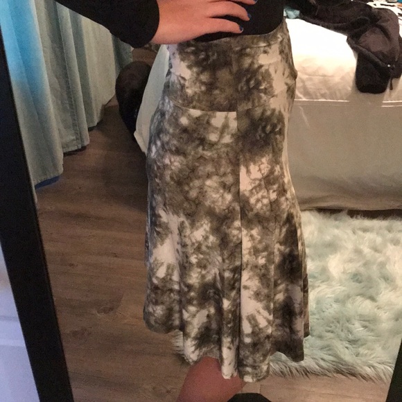 LuLaRoe Dresses & Skirts - Green LuLaRoe skirt